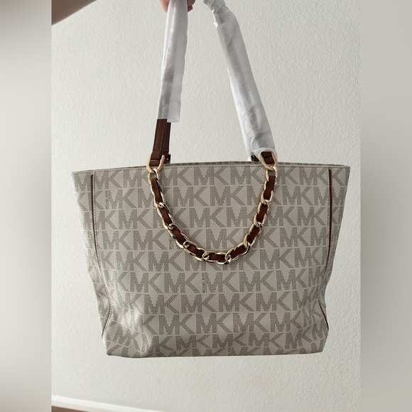 Michael Kors Harper Large Vanilla EW Tote Bag - Brand New - Picture 7 of 15